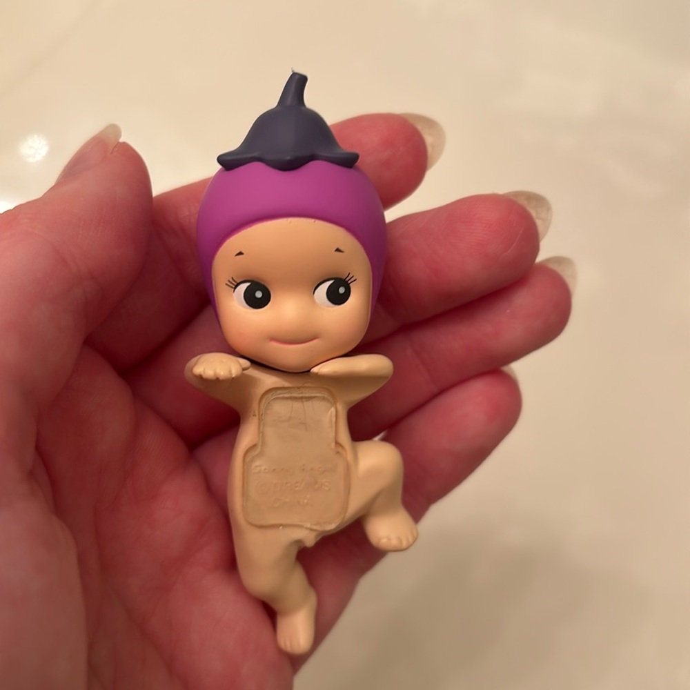 Sonny Angel Eggplant Hipper New